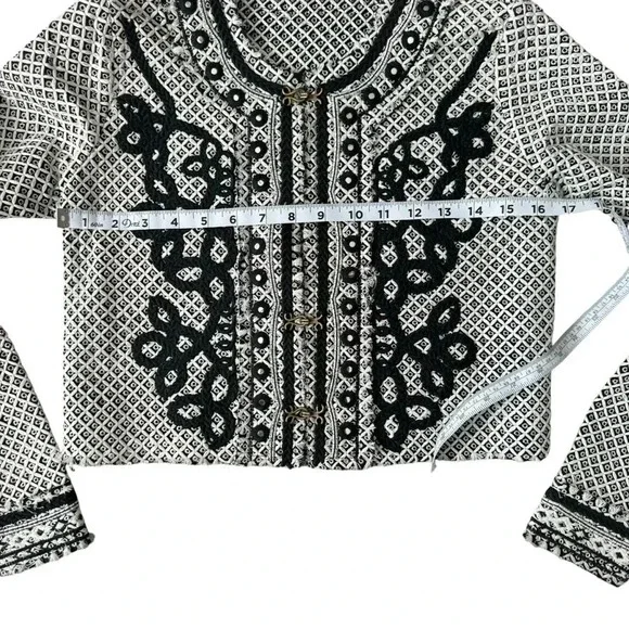 FARM Rio Abstract Black and White Geometric Woven Cardigan - Picture 12 of 14